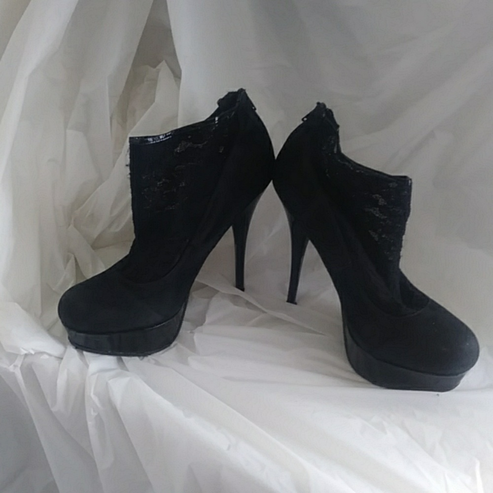 Black ankle heels
